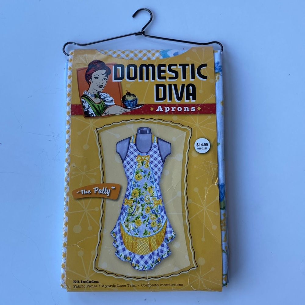 Domestic Diva Vintage Style Apron Kit